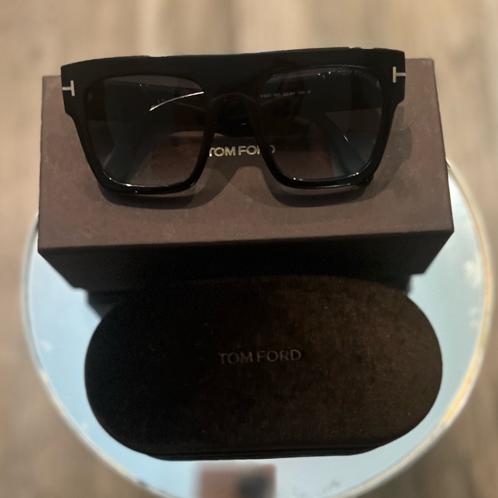 Authentic TOM FORD RENEE TF847 black